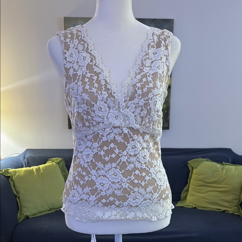 Cabi Floral Lace V-Neck Lined Camisole - Small